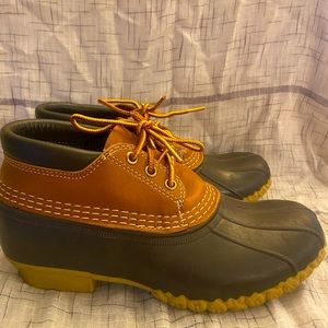 L.L.Bean - classic snow boot or rain boot - gumshoe/mocboot
